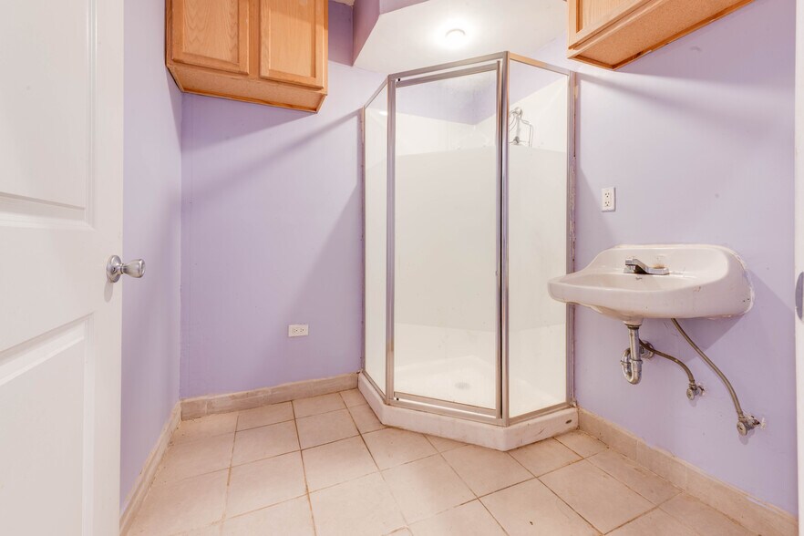 More Photos Of 1855-1923 W Diversey Pky, Chicago Apartments For Sale