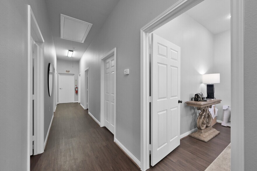 More Photos Of 15513 Capitol Hill Rd, Montgomery Service For Sale