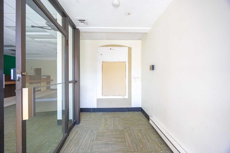 More Photos Of 43-47 Nason St, Maynard Bank For Lease