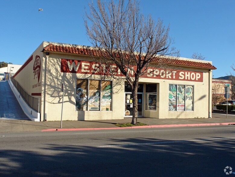 More Photos Of 902 3rd St, San Rafael Storefront For Lease