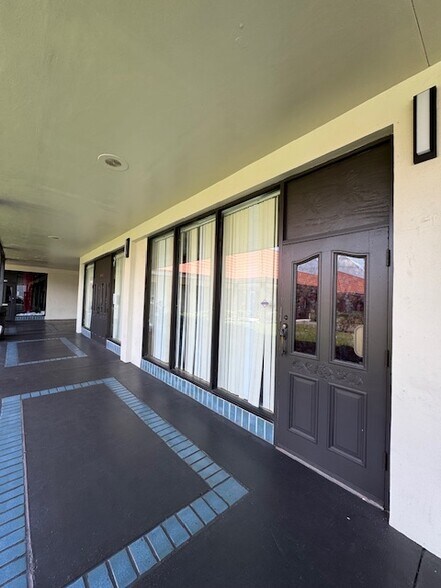 More Photos Of 4410-4538 Inverrary Blvd, Lauderhill Storefront For Lease