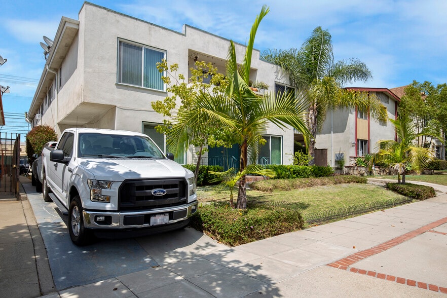 More Photos Of 6137 Alcott St, Los Angeles Apartments For Sale