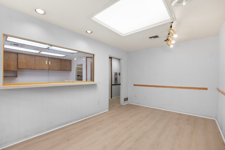 More Photos Of 361-397 N San Jacinto St, Hemet Medical For Sale