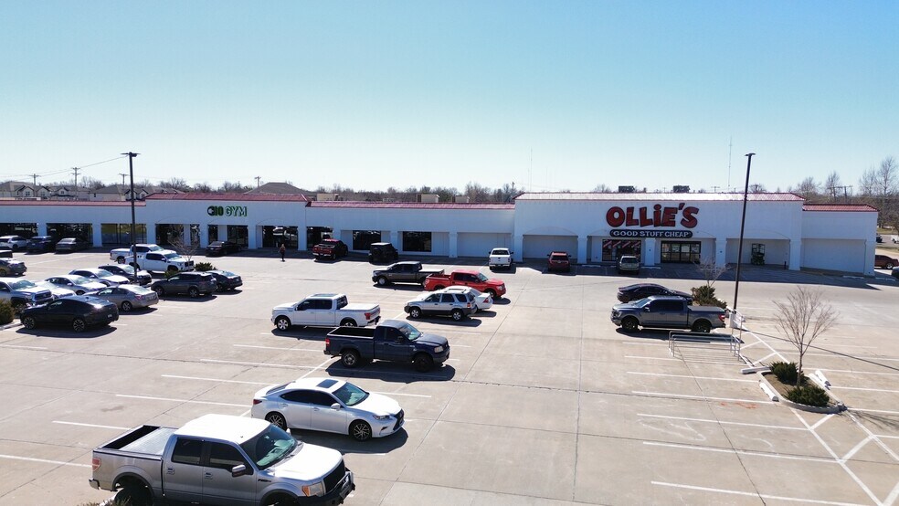 More Photos Of 800-828 W Edmond Rd, Edmond Unknown For Lease