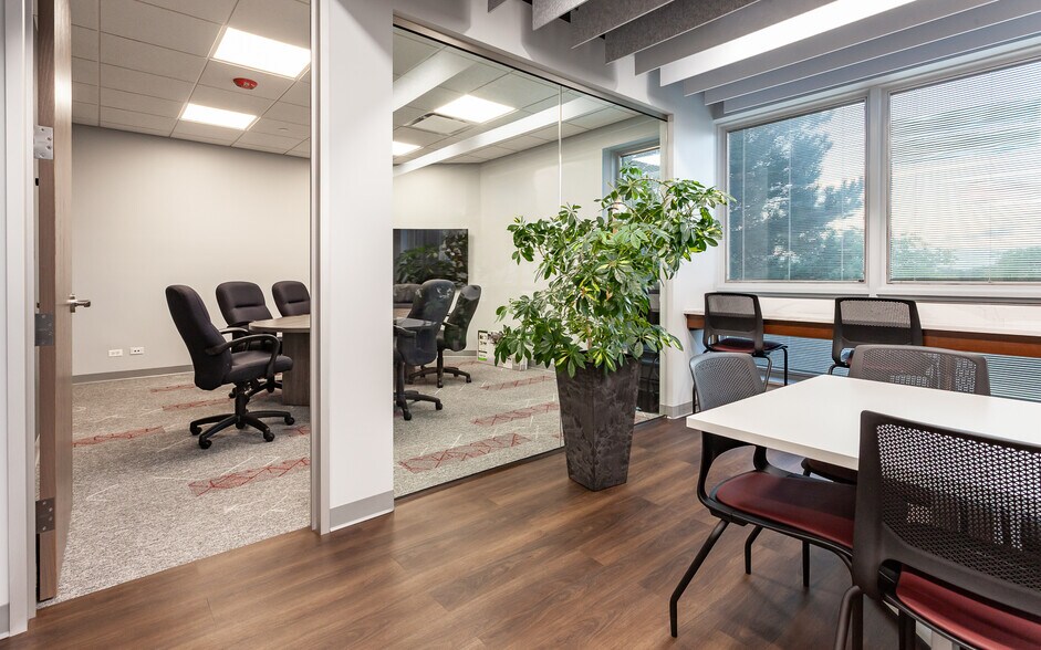 More Photos Of 1910 S Highland Ave, Lombard Medical For Lease