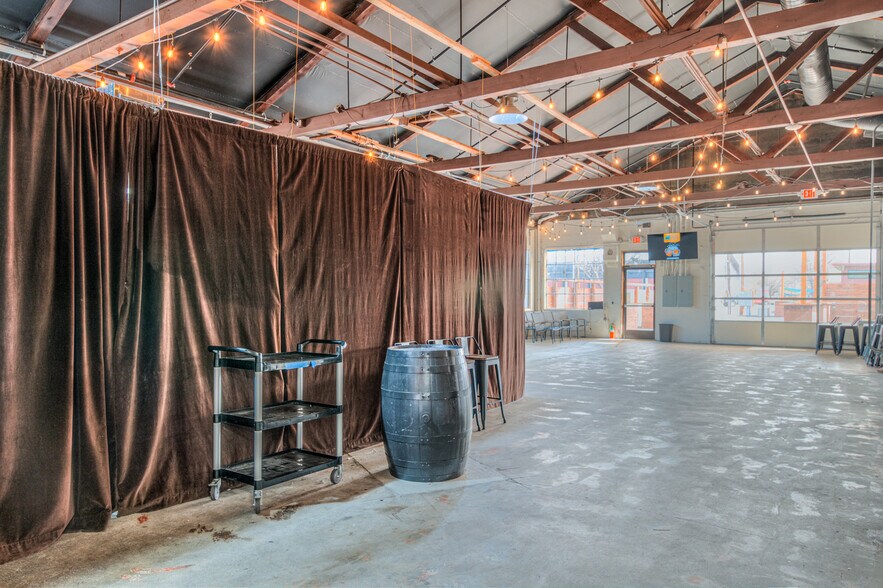 More Photos Of 420 N Main St, Prineville Restaurant For Lease