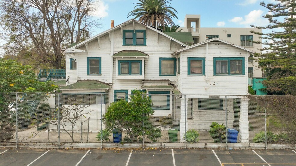 More Photos Of 1470 W Adams Blvd, Los Angeles Apartments For Sale