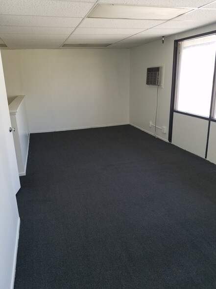 More Photos Of 190 N Arrowhead Ave, Rialto Warehouse For Lease