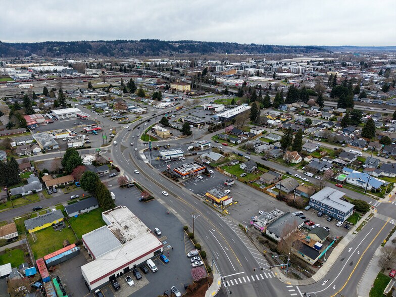 More Photos Of 914 Auburn Way S, Auburn Storefront For Sale