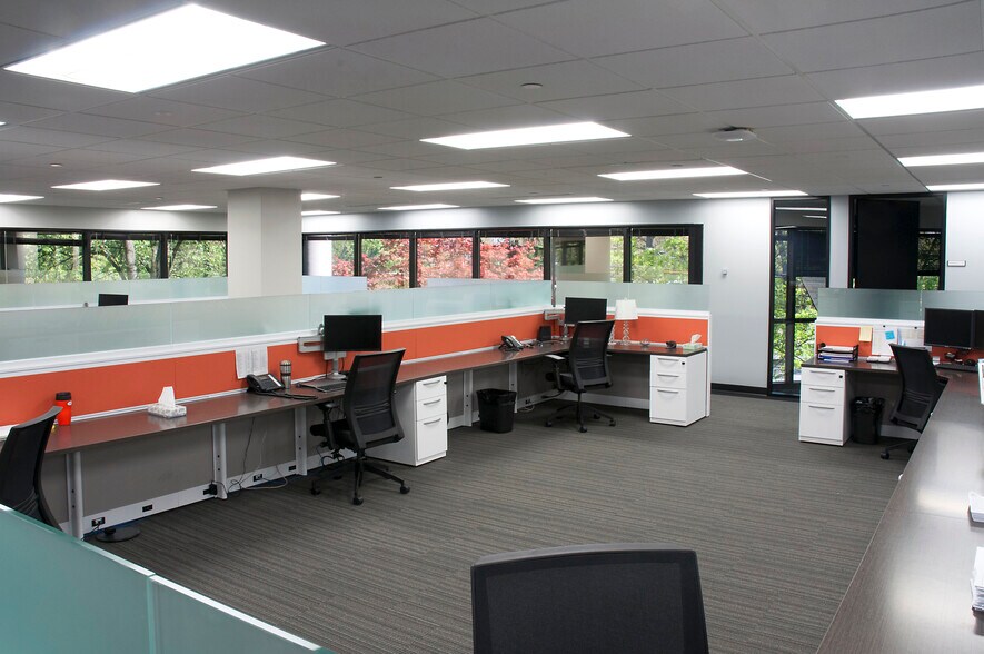 More Photos Of 25 Merchant St, Springdale Office For Sale