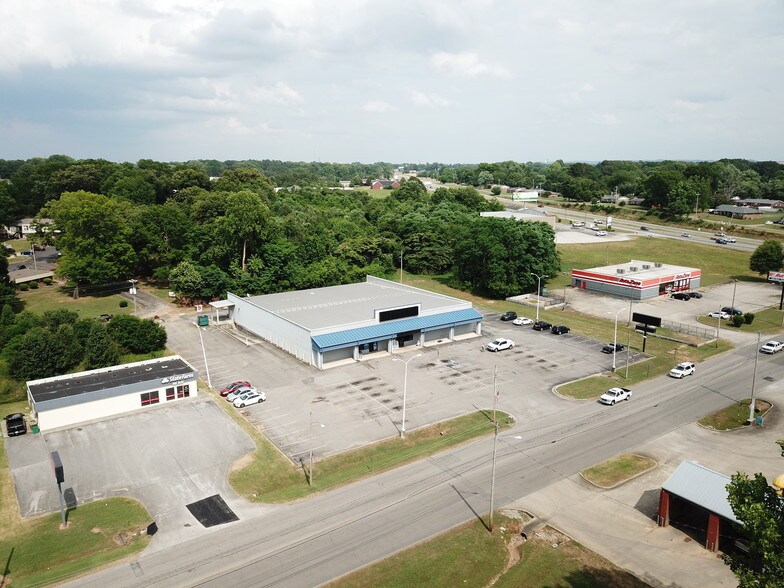 Primary Photo Of 1401 Woodmont Dr, Tuscumbia Freestanding For Lease