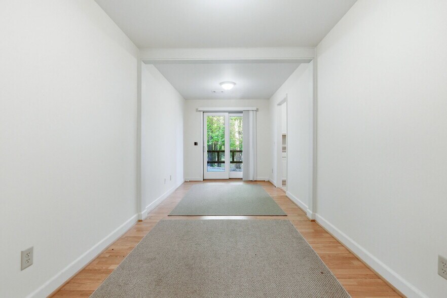 More Photos Of 267 Stinson Dr, Clinton Specialty For Sale