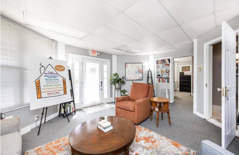 More Photos Of 635 S Lincoln Ave, O'Fallon Storefront Retail Office For Sale