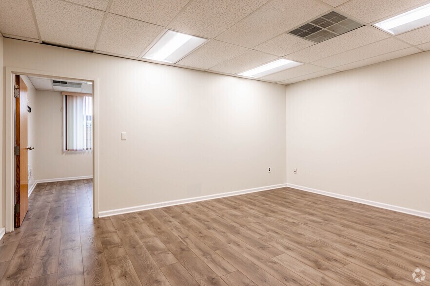 More Photos Of 106 Apple St, Tinton Falls Loft Creative Space For Lease