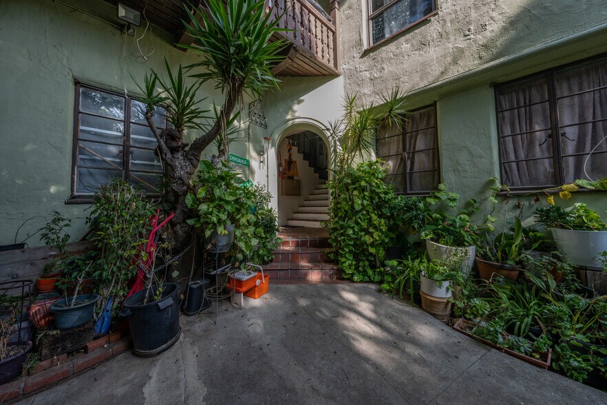More Photos Of 6027-6029 Barton Ave, Los Angeles Apartments For Sale