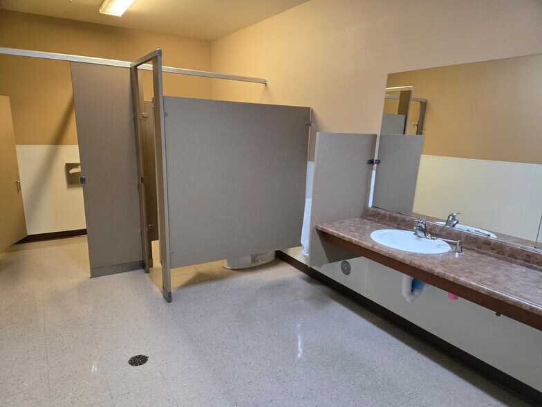 More Photos Of 3360 N Hwy 59, Merced Unknown For Sale