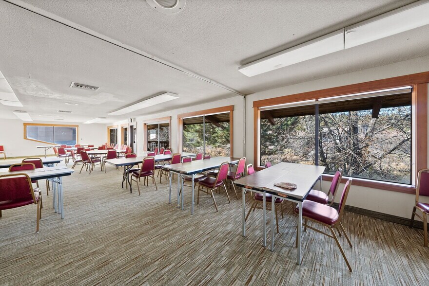 More Photos Of 3105 NE O. B. Riley Rd, Bend Hotel For Sale