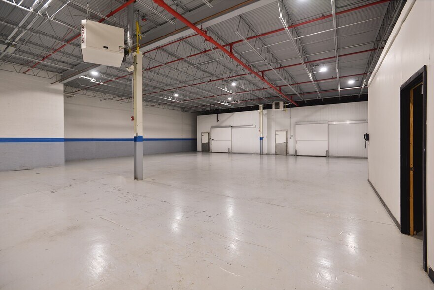 More Photos Of 15-01 Pollitt Dr, Fair Lawn Light Distribution For Lease