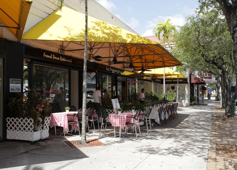 Primary Photo Of 264 Miracle Mile, Coral Gables Restaurant For Lease