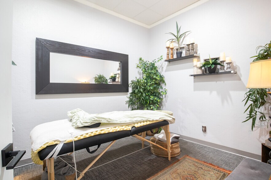 More Photos Of 880 W Main St, Duncan Healthcare For Sale