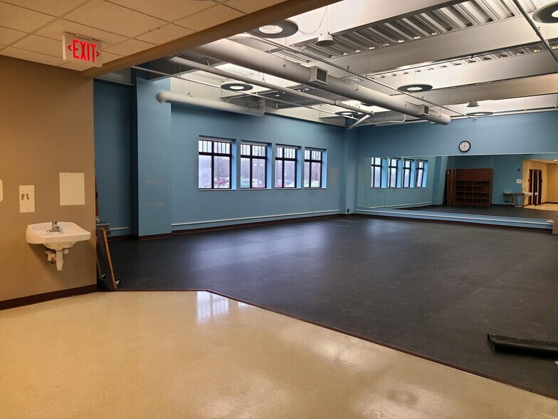 More Photos Of 6401 Prairie St, Norton Shores Medical For Lease