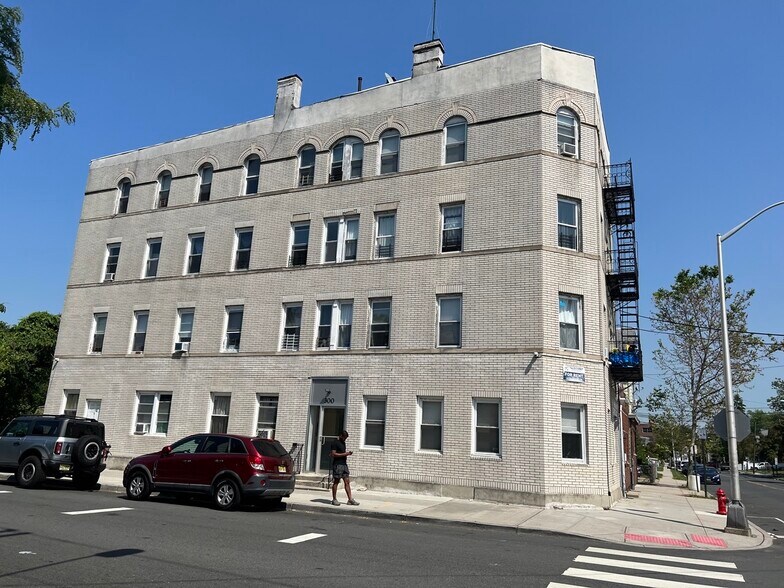 Primary Photo Of 300 Watchung Ave, Orange Apartments For Sale