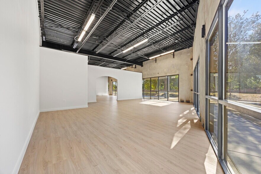 More Photos Of 3033 W Royal Ln, Irving Showroom For Sale