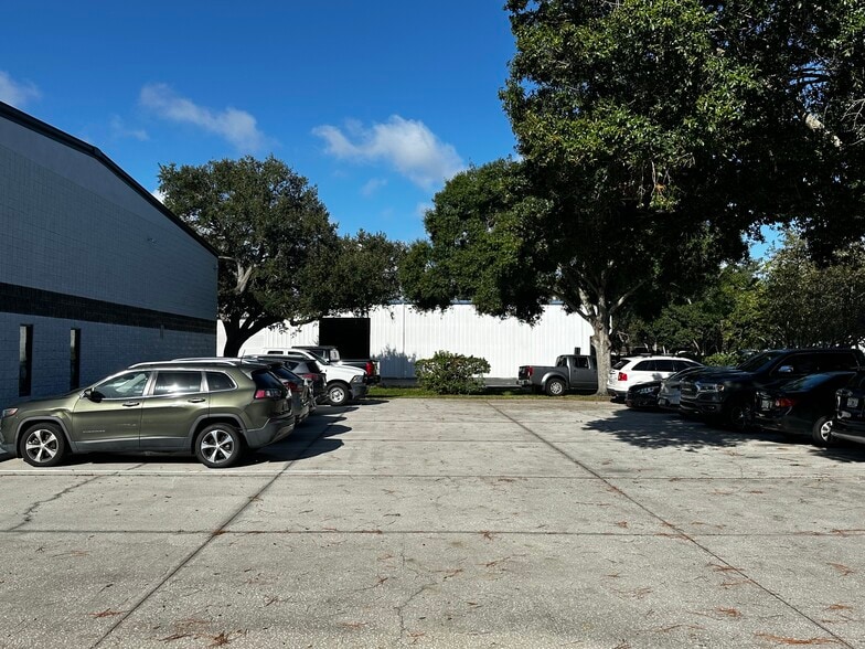 More Photos Of 6236 N 147th Ave, Clearwater Manufacturing For Lease