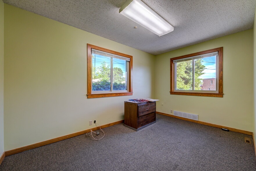 More Photos Of 800 N 42nd Ave, Minneapolis Medical For Lease