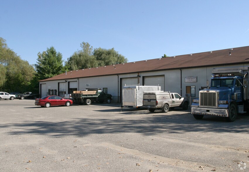 More Photos Of 87 Danbury Rd, New Milford Light Manufacturing For Sale