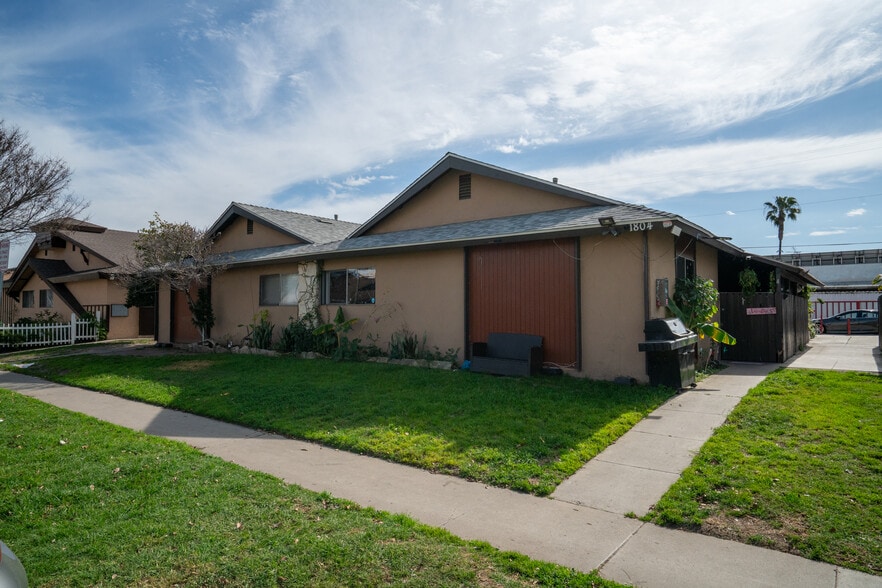 More Photos Of 1804 W Glen Ave, Anaheim Apartments For Sale
