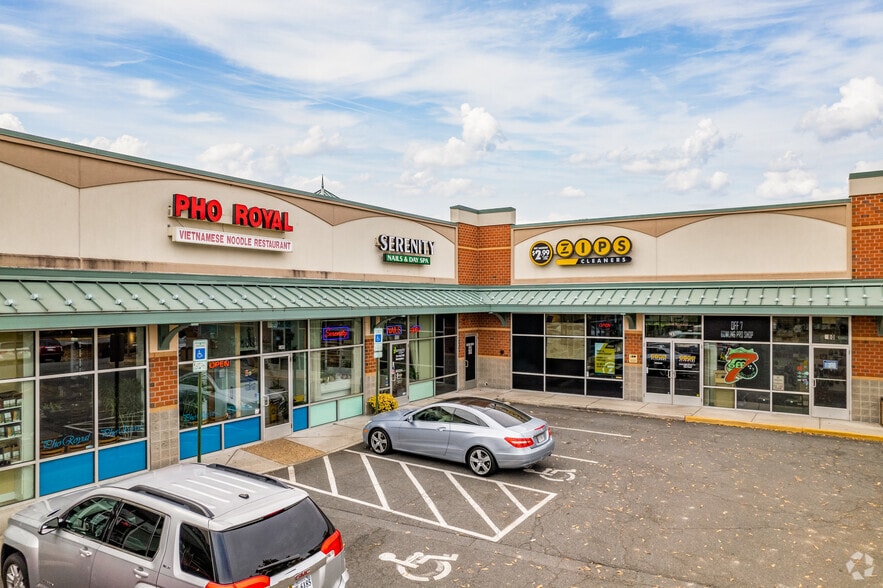 More Photos Of 46839 Maple Leaf Pl, Sterling Storefront For Lease