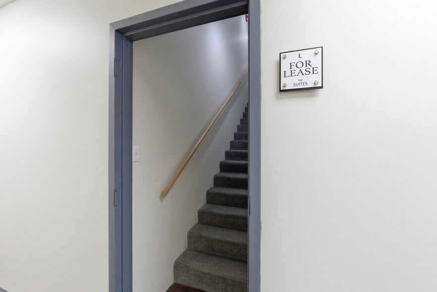 More Photos Of 1420-1426 E Bradford Pky, Springfield Medical For Lease