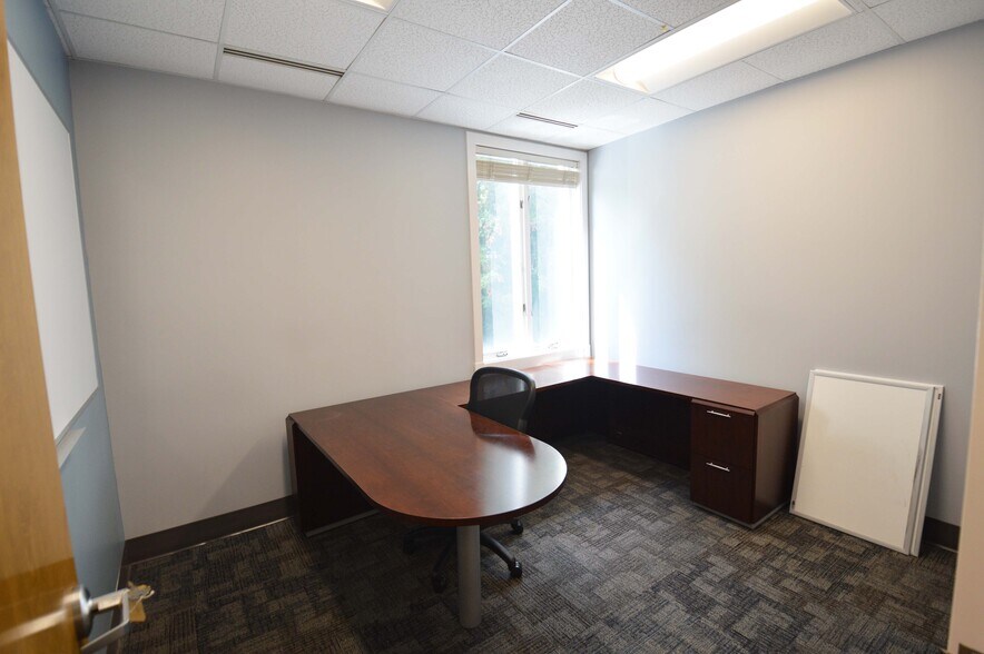 More Photos Of 119 Brookstown Ave, Winston-Salem Office For Lease