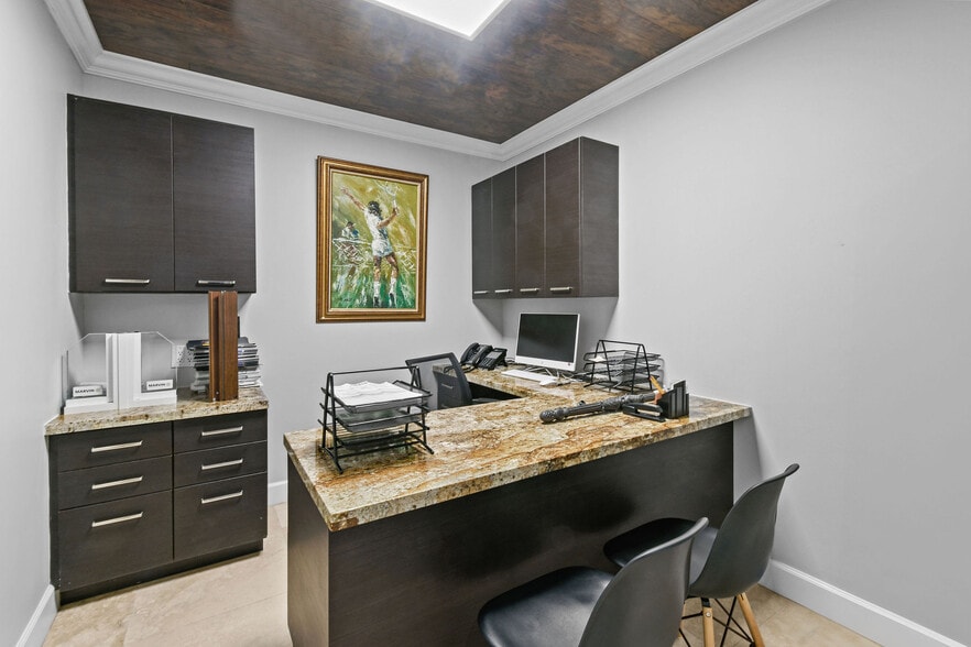 More Photos Of 5401 N Haverhill Rd, West Palm Beach Warehouse For Sale