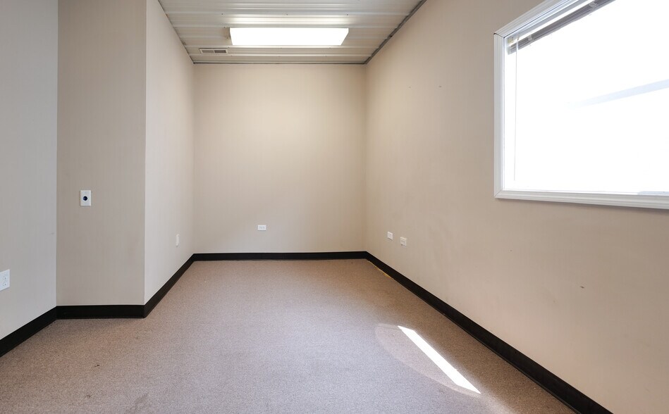 More Photos Of 1730 Daniel Boone Industrial Pky, Truesdale Warehouse For Sale