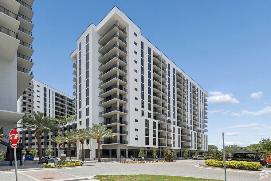 Primary Photo Of 101 Main St N, Saint Petersburg Apartments For Lease