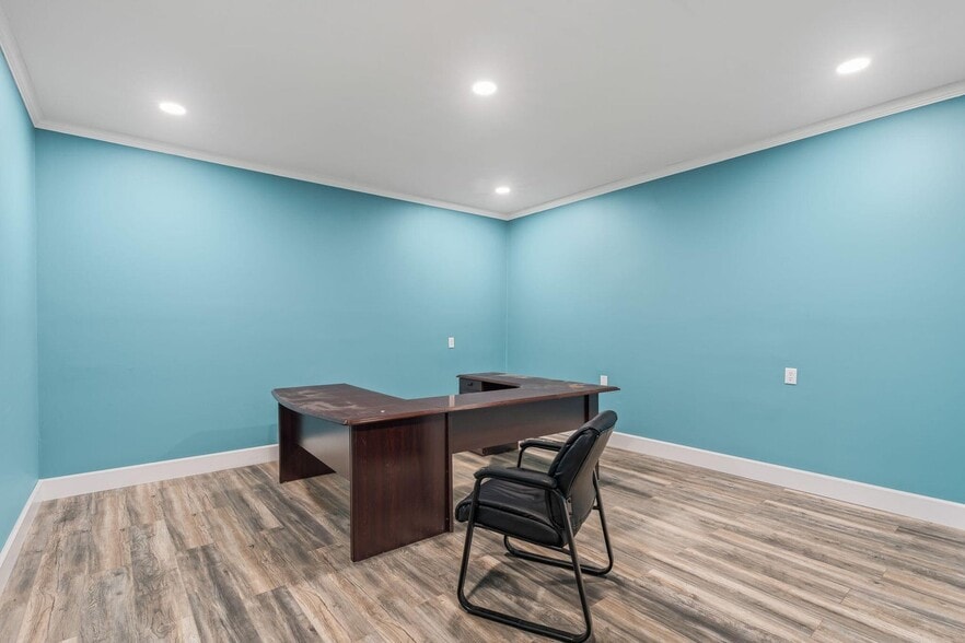 More Photos Of 2767 MS-15, Bay Springs Office For Sale