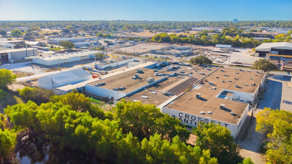 More Photos Of 2930 W Pafford St, Fort Worth Unknown For Lease