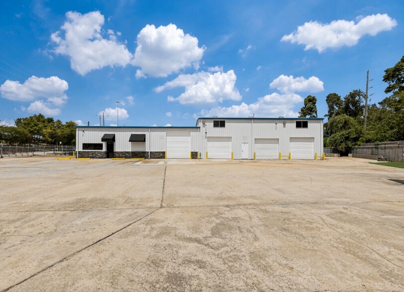 More Photos Of 18918 Tomball Pky, Houston Storefront Retail Office For Lease