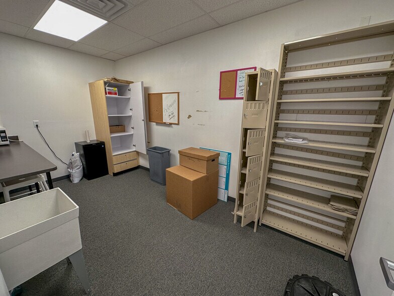 More Photos Of 1514-1528 W Springfield Rd, Taylorville Unknown For Lease