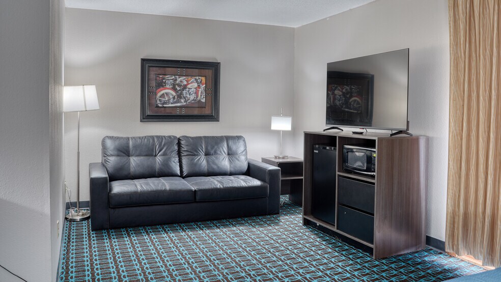 More Photos Of 2600 Whitewood Service Rd, Sturgis Hotel For Sale