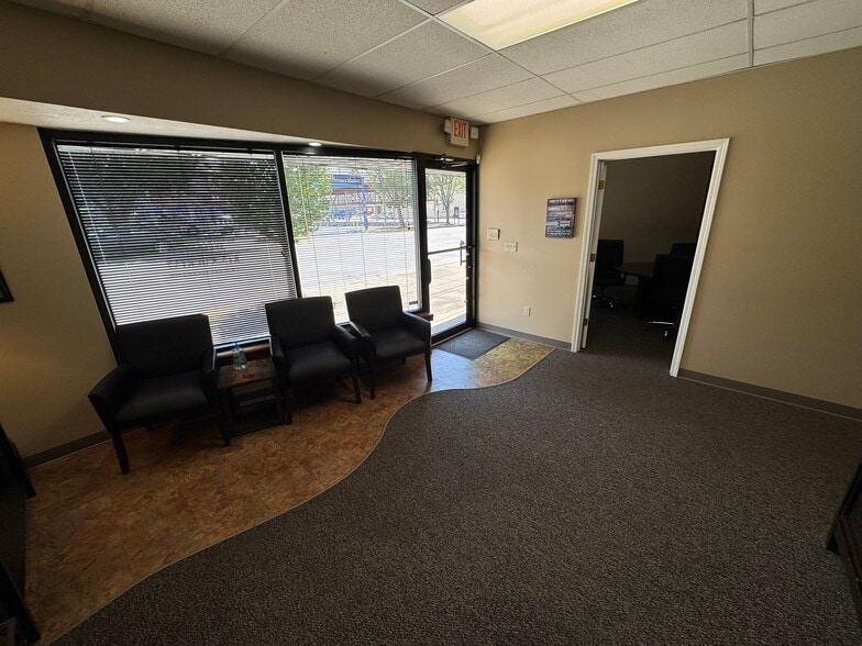 More Photos Of 211 E Market St, New Albany Office For Lease