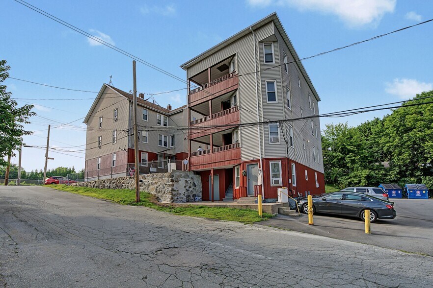 More Photos Of 471 Pond St, Woonsocket Apartments For Sale