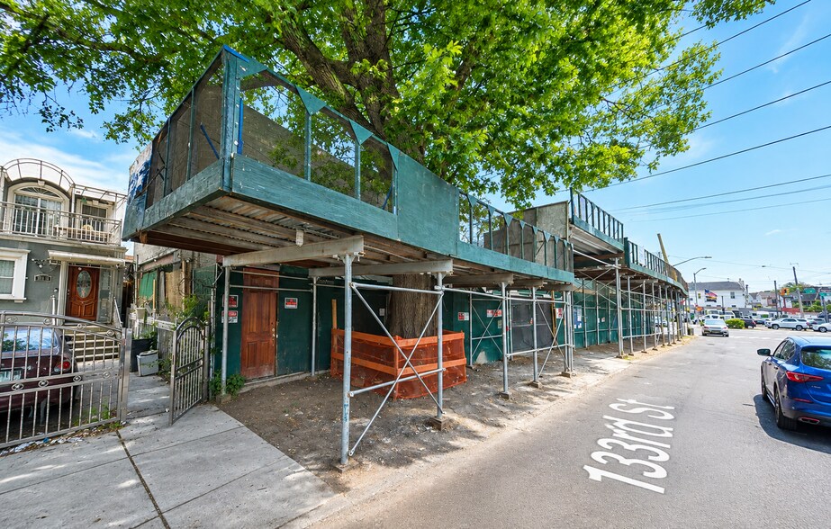Primary Photo Of 13210 Liberty Ave, South Richmond Hill General Retail For Lease