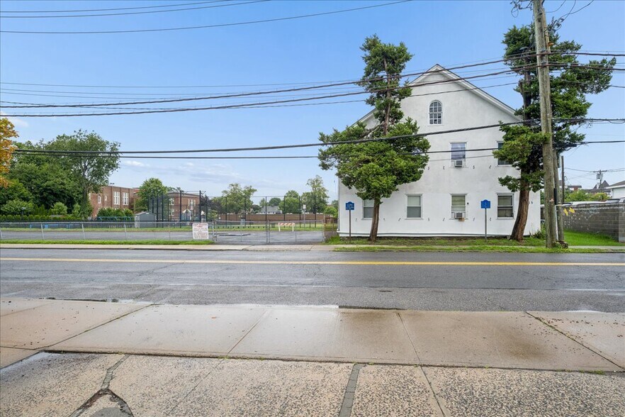 More Photos Of 115 N Barry Ave, Mamaroneck Apartments For Sale