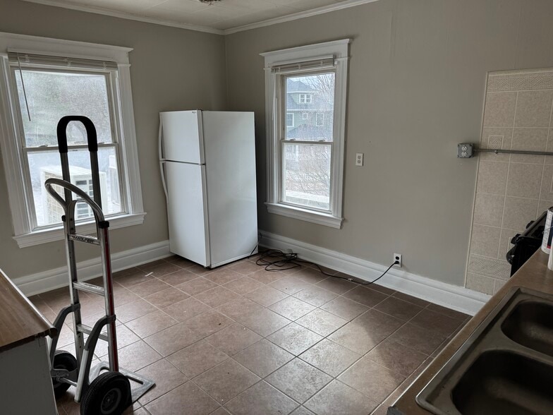 More Photos Of 1132 Monroe Ave, Rochester Freestanding For Lease