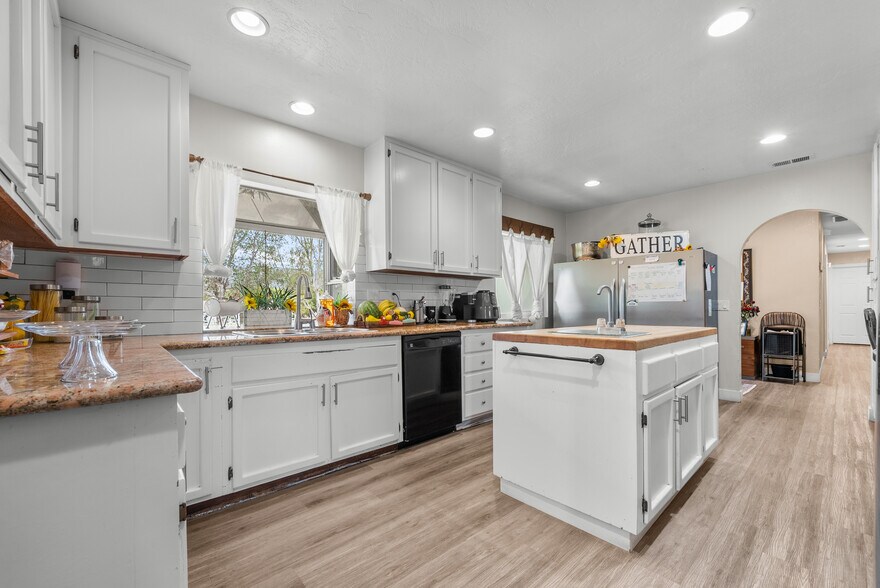 More Photos Of 42165 Patton Pl, Murrieta Healthcare For Sale