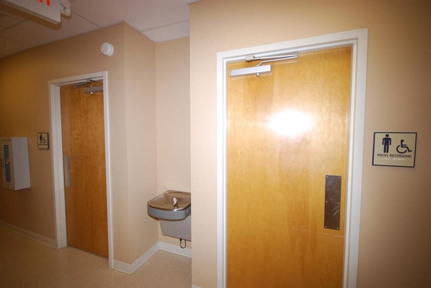 More Photos Of 3031 Highway 45 Byp, Jackson Office For Lease