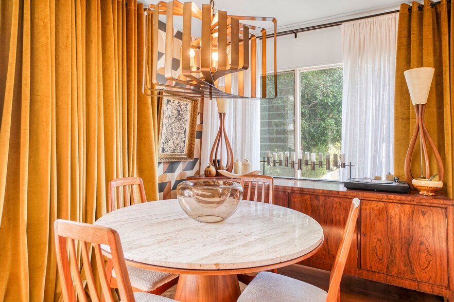 More Photos Of 904 N Spaulding Ave, Los Angeles Apartments For Sale